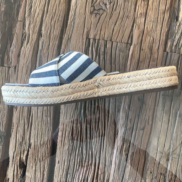 Vince Camuto - Picture 3 of 8